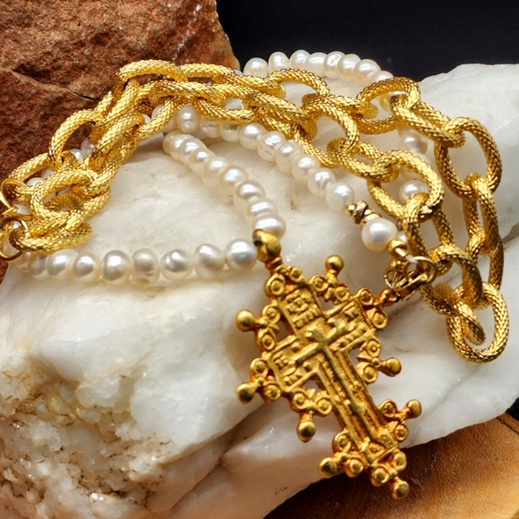 Designer Set 14K Gold Plated Massive Chain Cross Genuine Freshwater Pearls - Picture 1 of 13